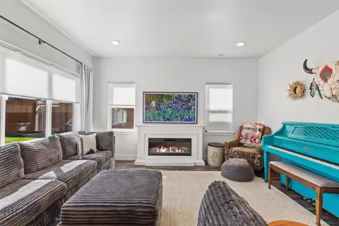 Living - 20 Westgate Ave, Bozeman, MT 59718 photo 1 of 3