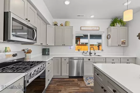 Kitchen - 20 Westgate Ave, Bozeman, MT 59718 photo 2 of 7
