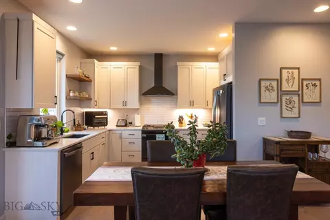 Kitchen - 5589 Vaughn Dr, Bozeman, MT 59718 photo 4 of 4