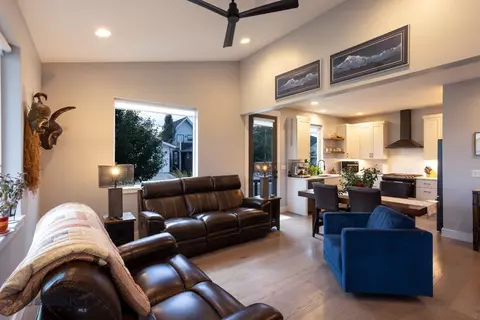Living - 5589 Vaughn Dr, Bozeman, MT 59718 photo 2 of 3