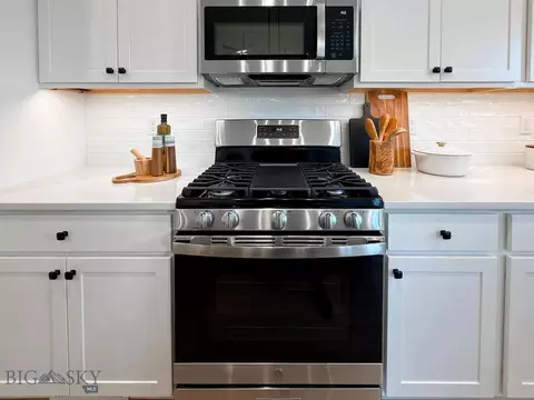Kitchen - 856 Accolade Loop, Belgrade, MT 59714 photo 11 of 14