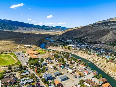 View/Area - 307 Spring St, Gardiner, MT 59030 photo 9 of 15