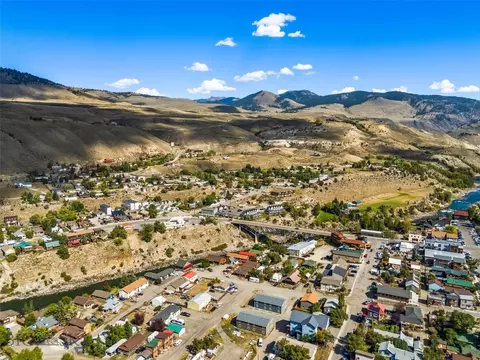 View/Area - 307 Spring St, Gardiner, MT 59030 photo 7 of 15
