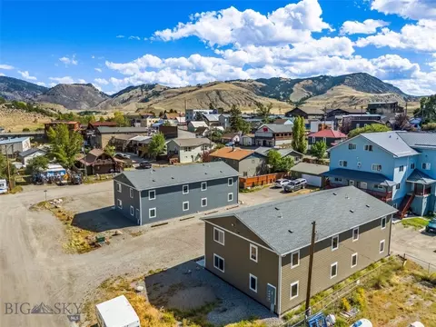 View/Area - 307 Spring St, Gardiner, MT 59030 photo 11 of 15