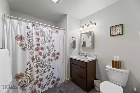 Bath - 307 Spring St, Gardiner, MT 59030 photo 1 of 2