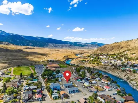 View/Area - 307 Spring St, Gardiner, MT 59030 photo 2 of 15