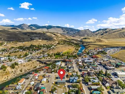 View/Area - 307 Spring St, Gardiner, MT 59030 photo 1 of 15