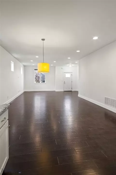 Living - 2020 Jacobs St, Bozeman, MT 59718 photo 2 of 3