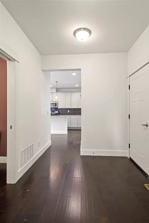 Entry Way - 2020 Jacobs St, Bozeman, MT 59718 photo 3 of 9