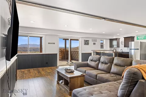 Living - 35 Skyview Ln, Townsend, MT 59644 photo 5 of 5