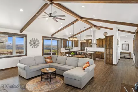 Living - 35 Skyview Ln, Townsend, MT 59644 photo 4 of 5