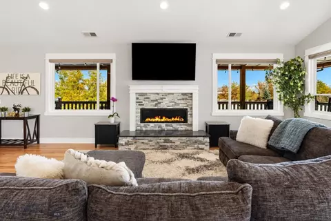 Living - 1255 Candlelight Dr, Bozeman, MT 59718 photo 2 of 5