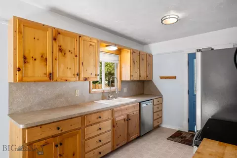 Kitchen - 18 E Reeder St, Dillon, MT 59725 photo 1 of 4