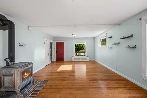 Living - 18 E Reeder St, Dillon, MT 59725 photo 5 of 10