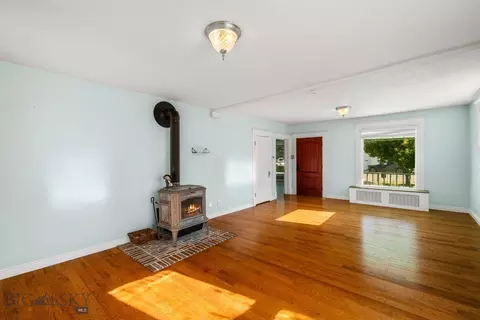 Living - 18 E Reeder St, Dillon, MT 59725 photo 4 of 10