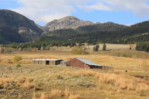593 Cinnabar Crk W, Gardiner, MT 59030