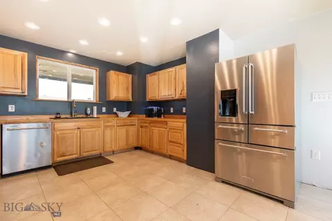 Kitchen - 12192 Old Coach Rd, Three Forks, MT 59752 photo 2 of 8