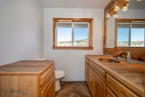 Bath - 12192 Old Coach Rd, Three Forks, MT 59752 photo 1 of 10