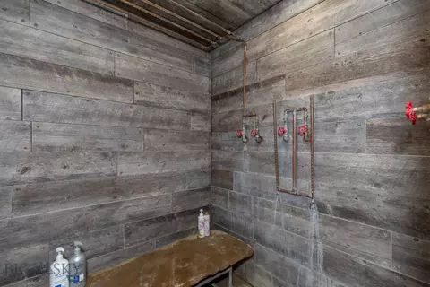 Bath - 12192 Old Coach Rd, Three Forks, MT 59752 photo 7 of 10