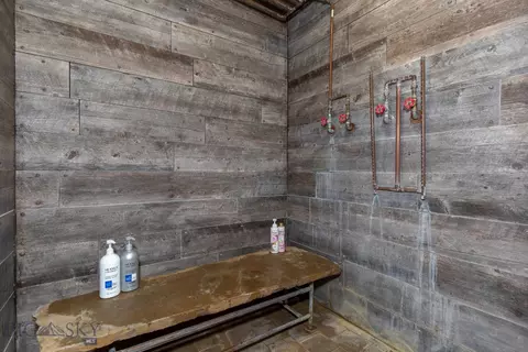 Bath - 12192 Old Coach Rd, Three Forks, MT 59752 photo 5 of 10