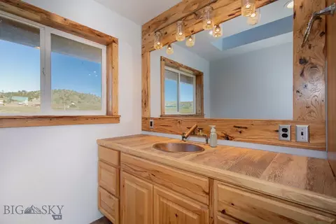 Bath - 12192 Old Coach Rd, Three Forks, MT 59752 photo 3 of 10