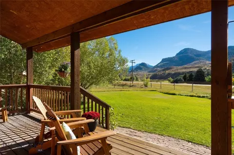 4 Sphinx Dr, Gardiner, MT 59030