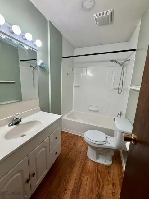 Bath - 1036 E Reeder St, Dillon, MT 59725 photo 1 of 5