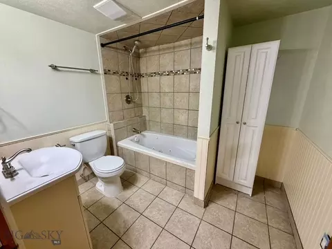 Bath - 1036 E Reeder St, Dillon, MT 59725 photo 5 of 5