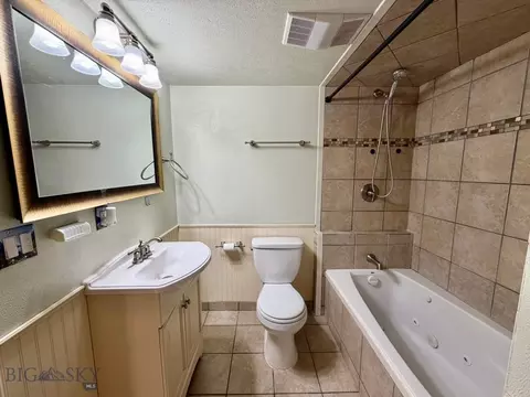 Bath - 1036 E Reeder St, Dillon, MT 59725 photo 3 of 5