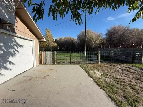 Exterior - 1036 E Reeder St, Dillon, MT 59725 photo 5 of 17