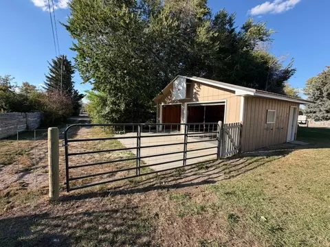 Exterior - 1036 E Reeder St, Dillon, MT 59725 photo 4 of 17