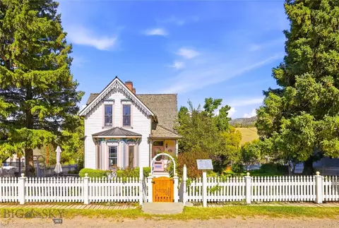 201 E Idaho St, Virginia City, MT 59755
