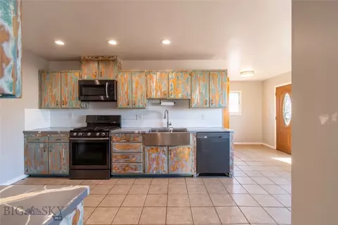 Kitchen - 412 E 4th, Big Timber, MT 59011 photo 1 of 3