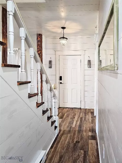 Entry Way - 412 E 4th, Big Timber, MT 59011 photo 4 of 7