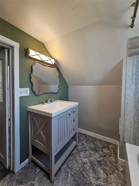 Bath - 412 E 4th, Big Timber, MT 59011 photo 6 of 6