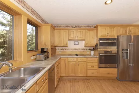 Kitchen - Undisclosed, Big Sky, MT 59716 photo 2 of 5