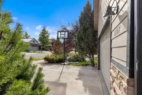 Exterior - 1157 Springbrook Ave, Bozeman, MT 59718 photo 4 of 8