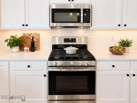 Kitchen - 813 Accolade Loop, Belgrade, MT 59714 photo 6 of 8