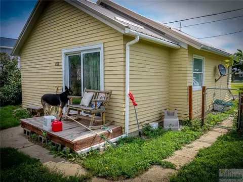 1016 1st St E, Roundup, MT 59072 photo 1