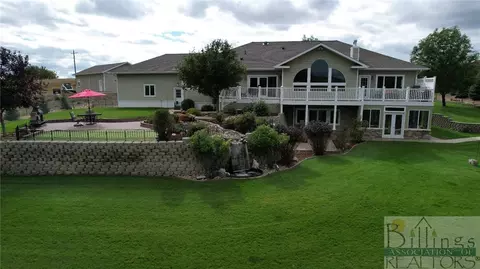 406 Country Club Rd, Glendive, MT 59330