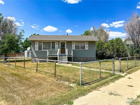 1301 1st St E, Roundup, MT 59072 photo 1