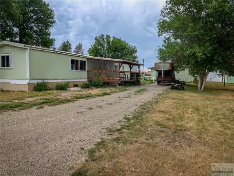 1024 3rd St E, Roundup, MT 59072 photo 1