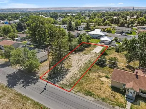 306 W 12th St, Laurel, MT 59044 photo 1