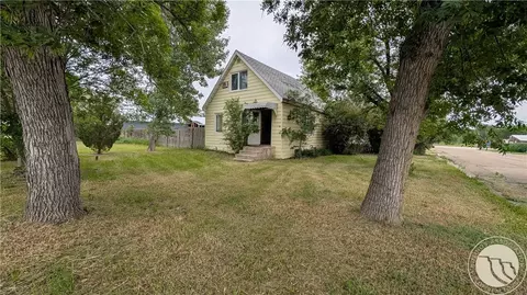 103 N Central Ave, Fairview, MT 59221