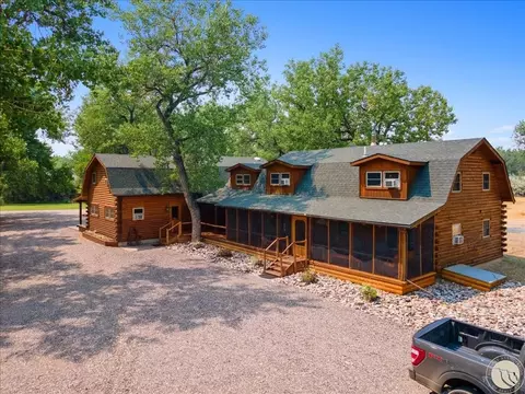 879 Sawyer Loop, Hardin, MT 59034 photo 1