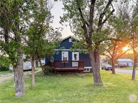 403 Lake St, Baker, MT 59313 photo 1