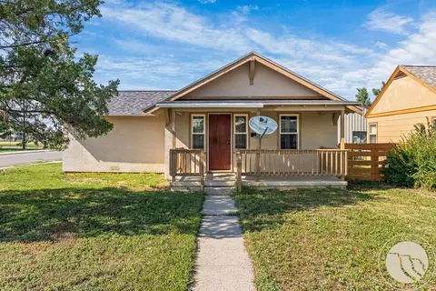 637 3rd St W, Hardin, MT 59034