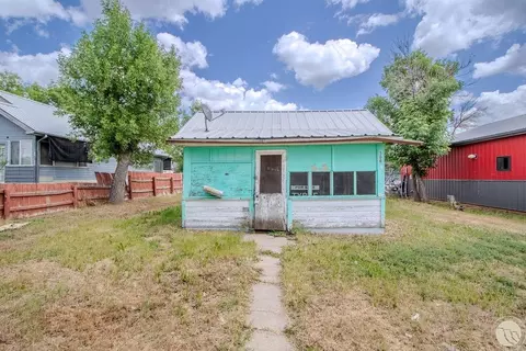306 1st St E, Roundup, MT 59072 photo 1