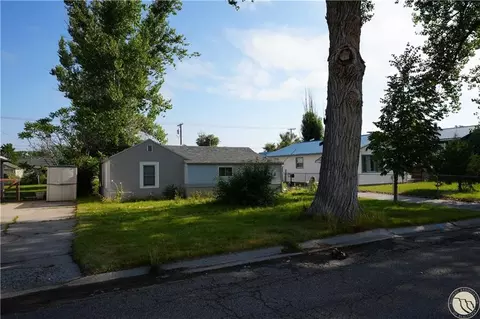 821 W 1st St, Hardin, MT 59034