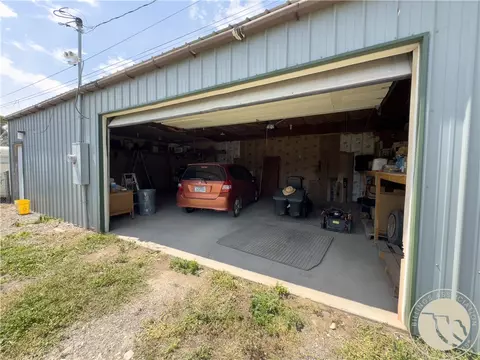 Exterior - 833 S 2nd St S, Hardin, MT 59034 photo 5 of 10
